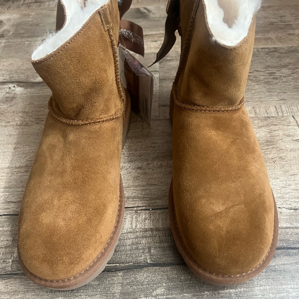 UGG Chestnut Bailey Bow Mini Boots
